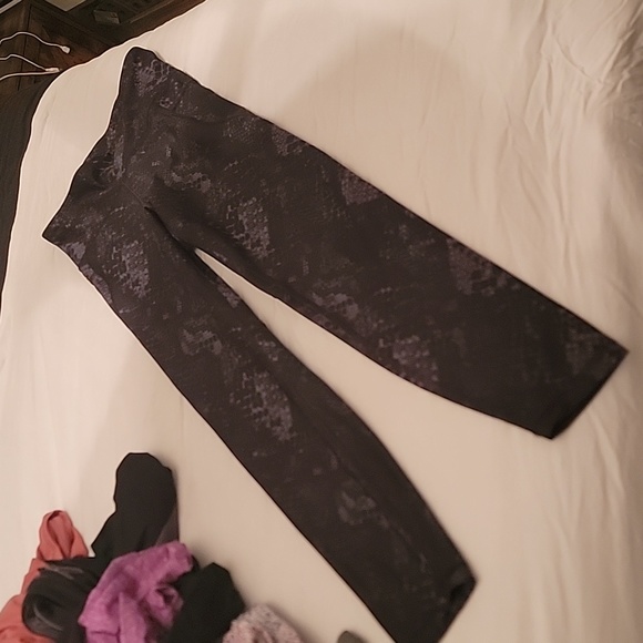 Activewear Bundle 5lbs size small - Picture 4 of 12